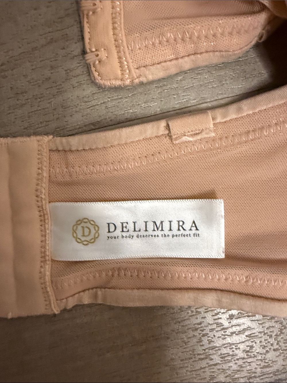 Seamless Strapless Bandeau Bra — Nude Peach - Picture 3 of 4